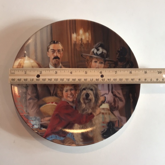 “Annie, Lilly and Rooster” collectable plate - Picture 4 of 6